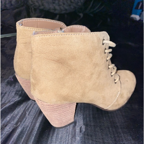 👟👠 2 for $100 | NWOT | Cute Light Brown Lace Up Ankle Booties from Ardene - Picture 2 of 4